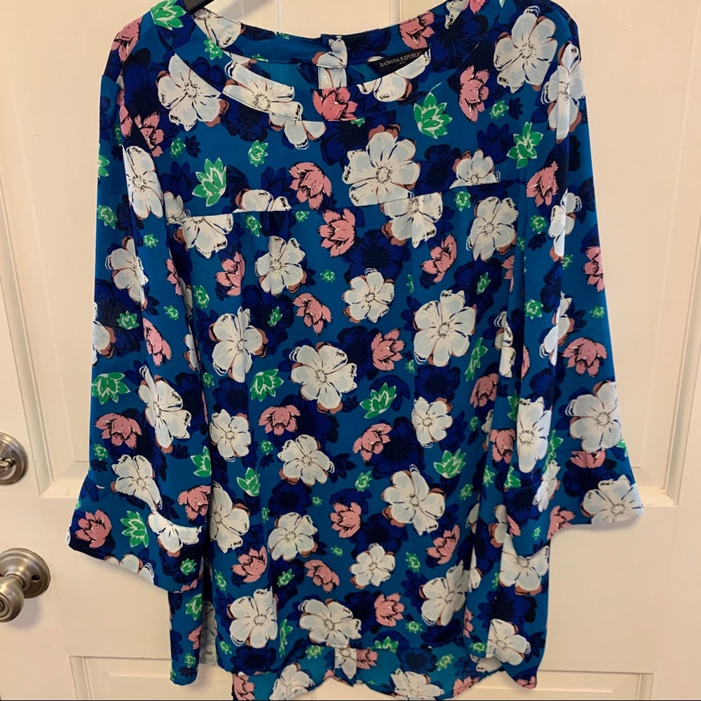 3/4 sleeve Banana Republic floral top